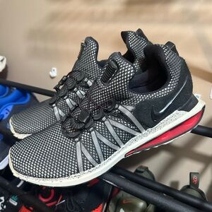 NEW Nike Shox Gravity Men’s Size 10